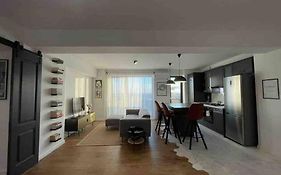 Modern 2-Bedroom Apartment In New Residence