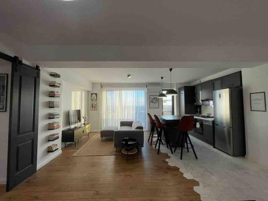 Modern 2-Bedroom Apartment In New Residence Craiova Exterior foto
