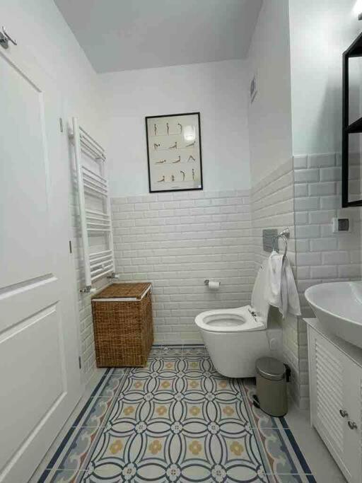 Modern 2-Bedroom Apartment In New Residence Craiova Exterior foto